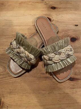NWT Aldo Gold Silver jeweled holiday casual comfy 8.5